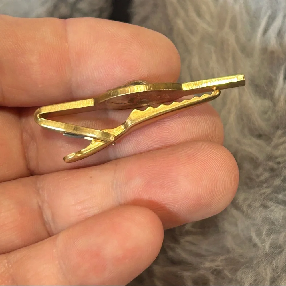 Vintage gold tone USMC alligator tie bar clip